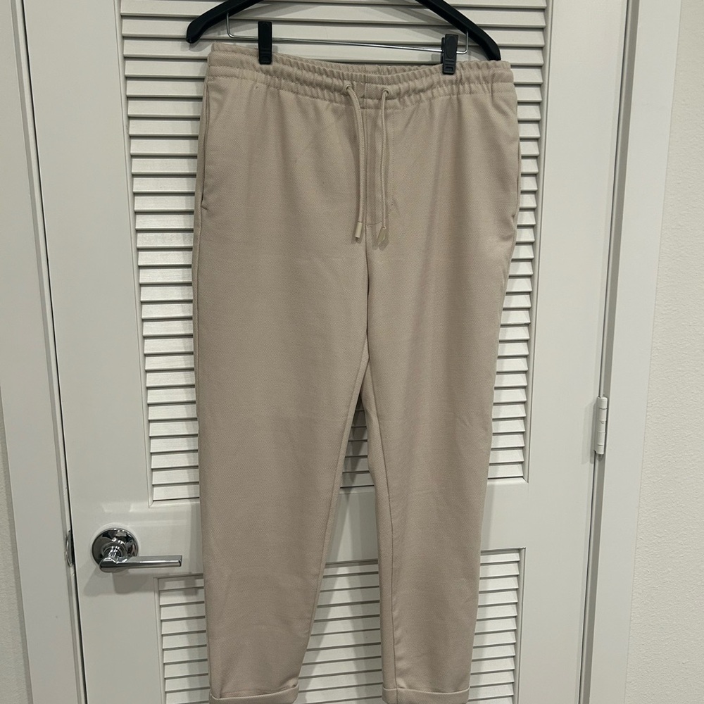 Zara Tan Sweatpants with Elastic Waistband and Relaxed Fit